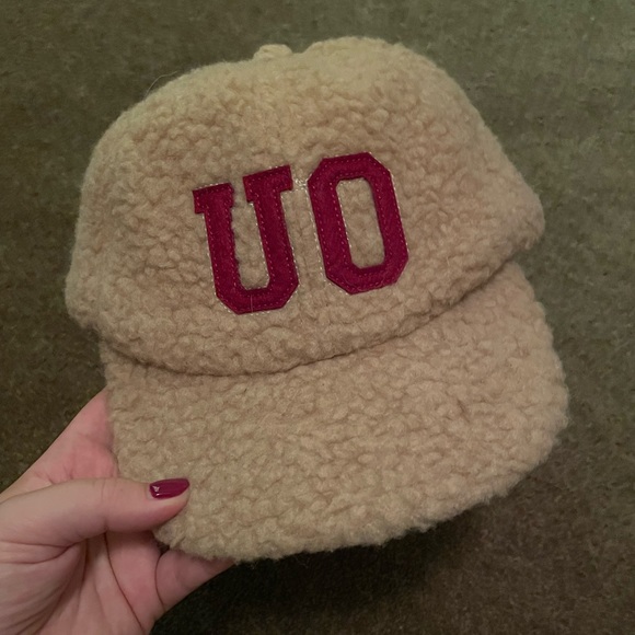 NWOT Urban Outfitters “UO” Sherpa Baseball Cap, Beige - Picture 1 of 2